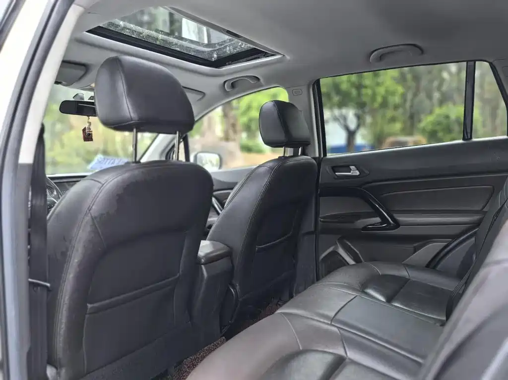 GAC Trumpchi GS4 2015 — фото 8