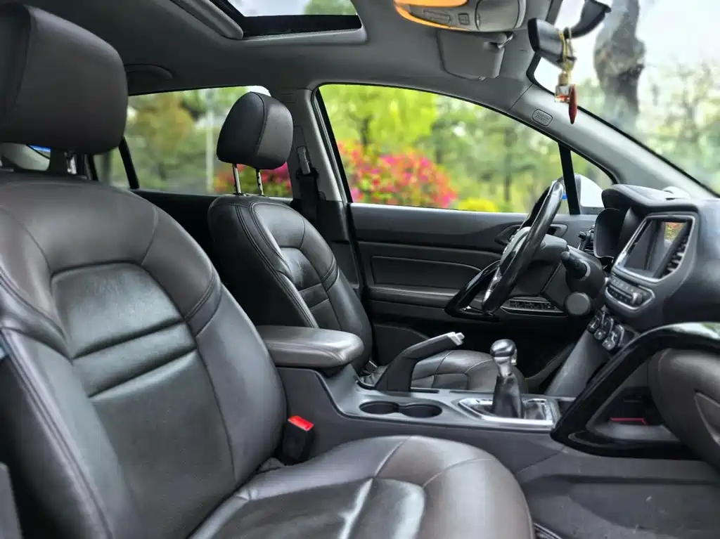 GAC Trumpchi GS4 2015 — фото 20