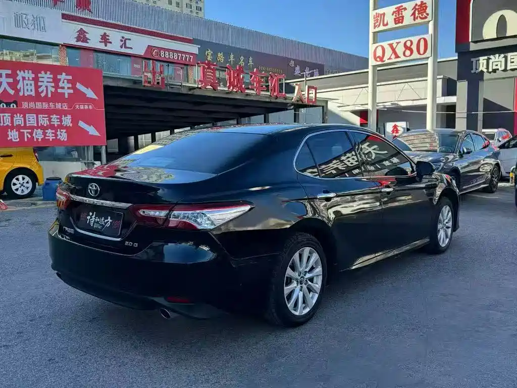 Toyota Camry 2019 — фото 9