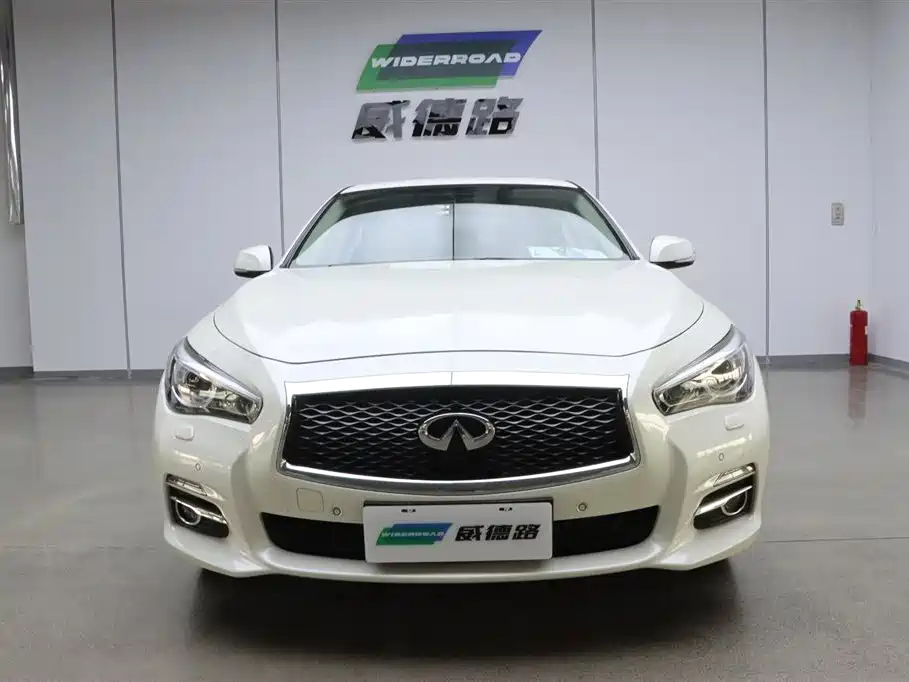 Infiniti Q50L 2017 — фото 2