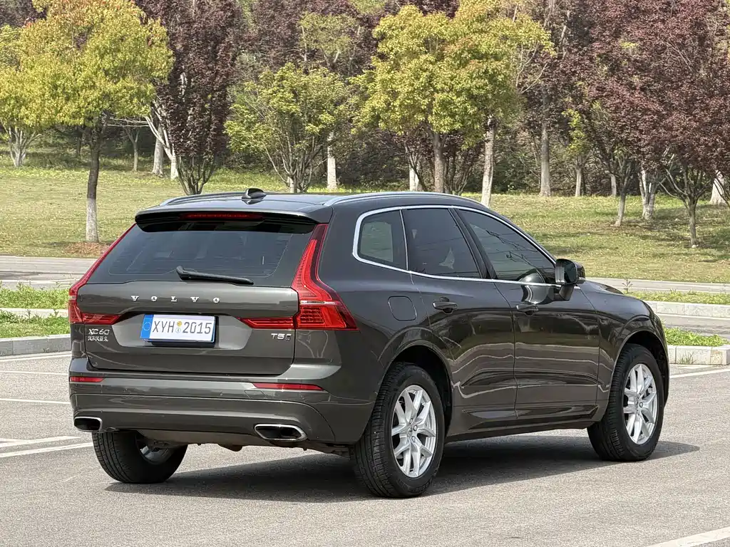 Volvo XC60 2019 — фото 20