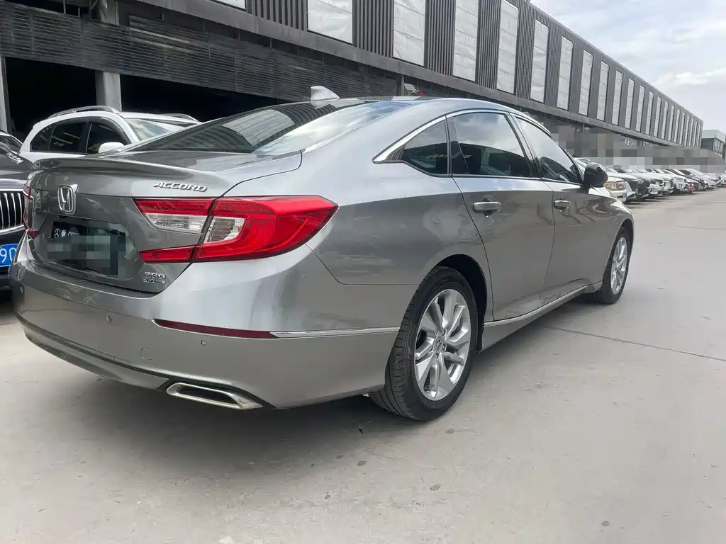 Honda Accord 2018 — фото 6