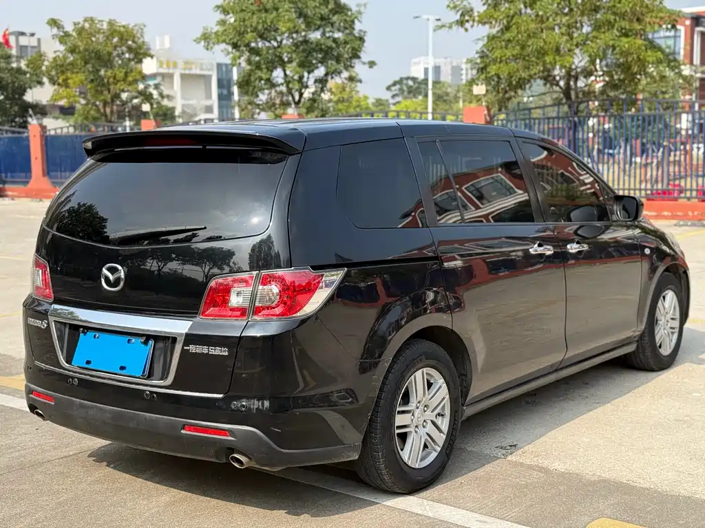 Mazda 8 2016 — фото 11