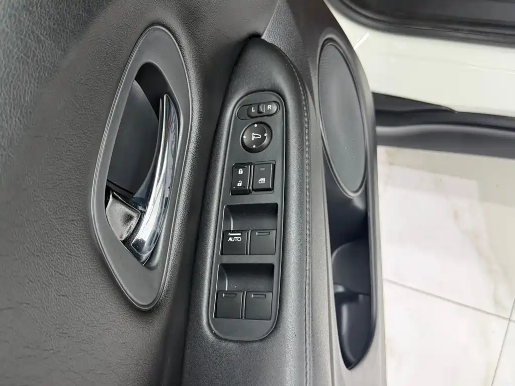 Honda Vezel 2022 — фото 13