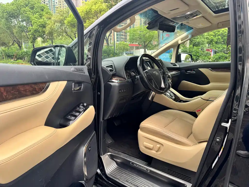 Toyota Alphard 2020 — фото 4