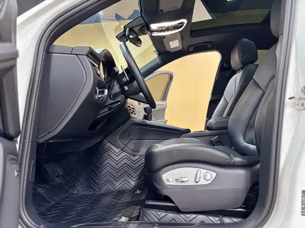 Porsche Macan 2023