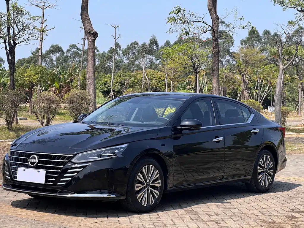 Nissan Teana 2023
