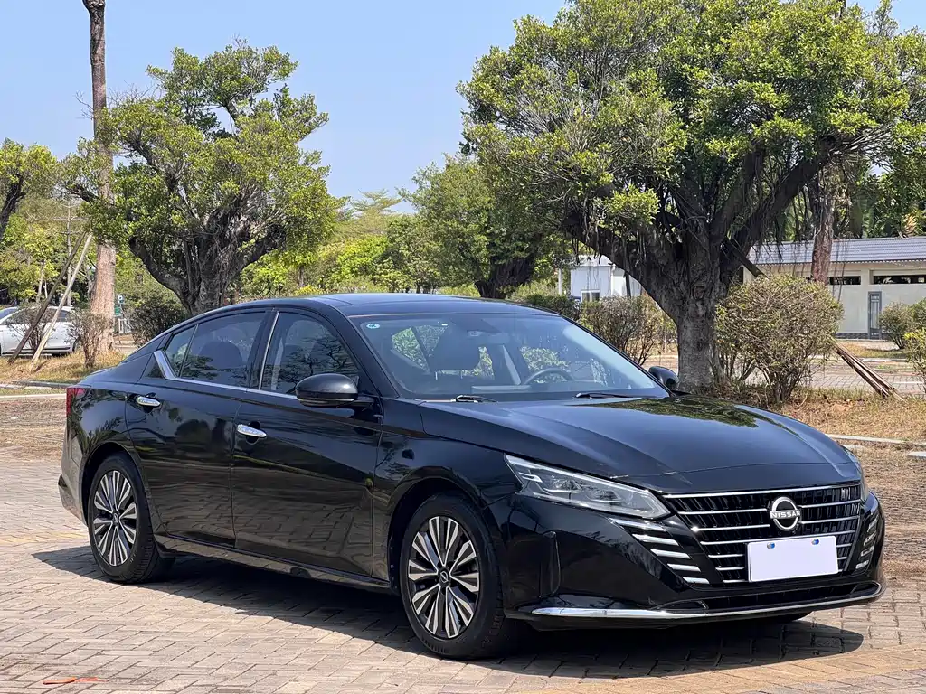 Nissan Teana 2023