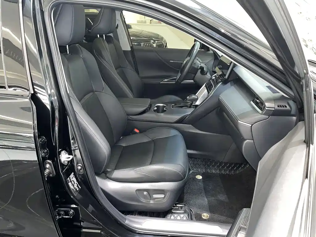Toyota Venza 2023 — фото 12