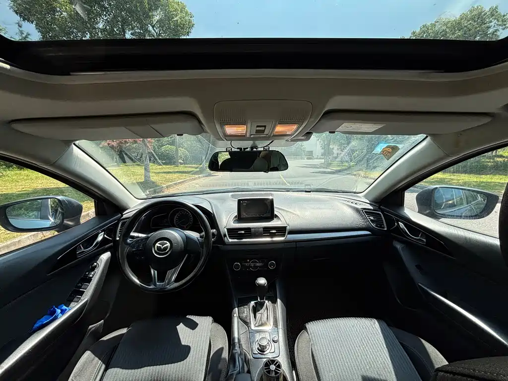 Mazda 3 Axela 2016