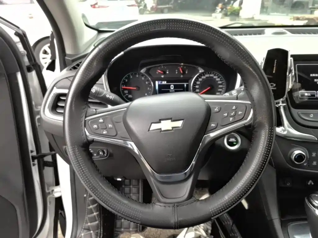 Chevrolet Equinox 2018 — фото 11