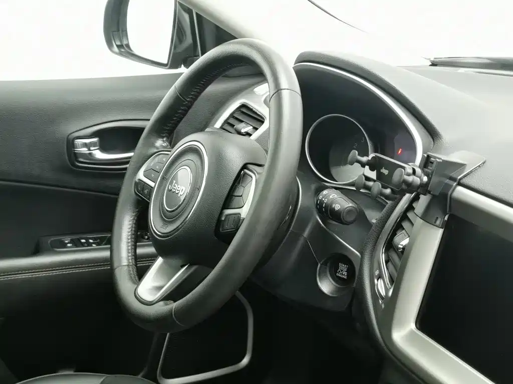 Jeep Compass 2019 — фото 22