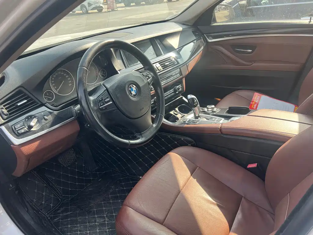 BMW 5 Series 2016 — фото 8