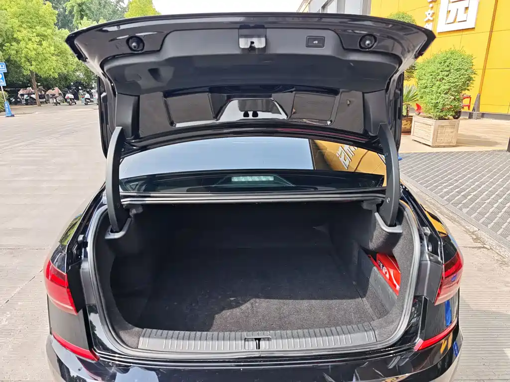 Volkswagen Passat 2023 — фото 10