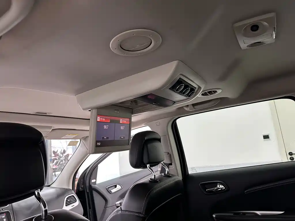 Dodge Journey 2016 — фото 18