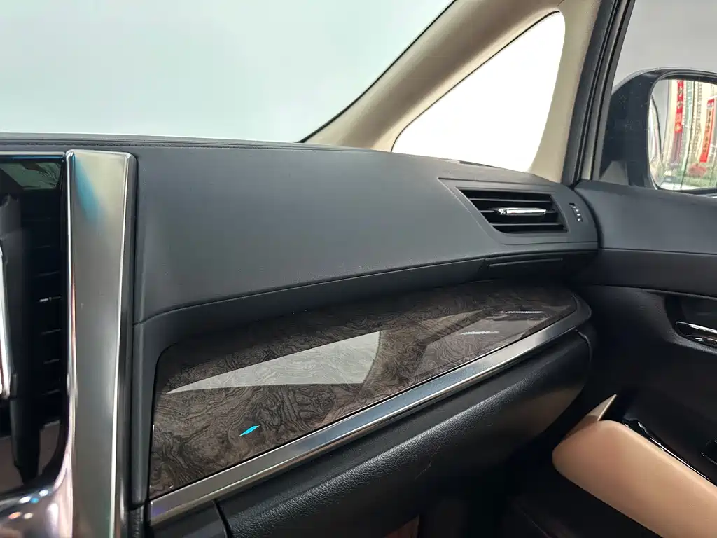 Toyota Vellfire 2021 — фото 13