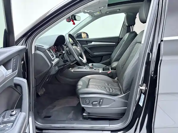 Audi Q5L 2020