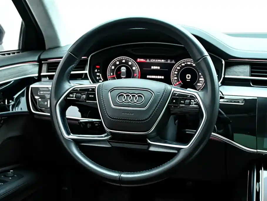 Audi A8 2019 — фото 18