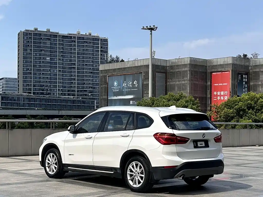 BMW X1 2018 — фото 8