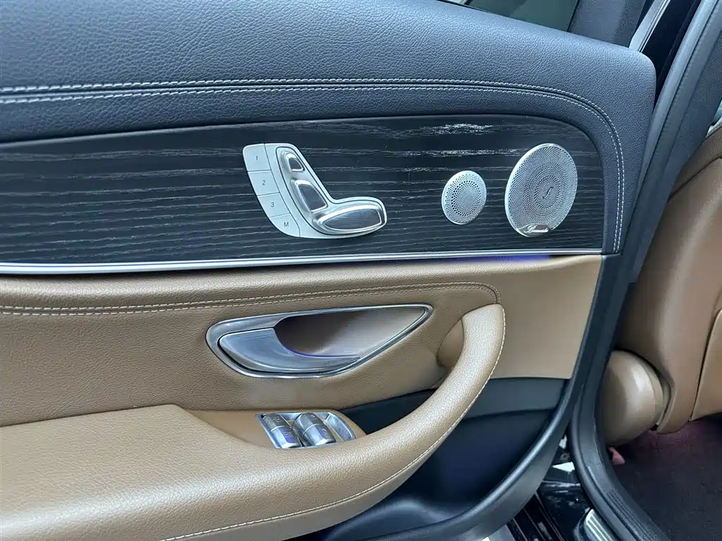 Mercedes-Benz E-Class 2020 — фото 14