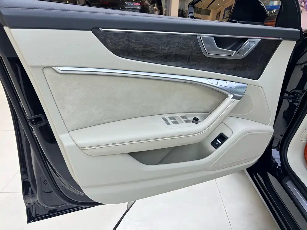 Audi A6L 2022