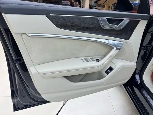 Audi A6L 2022