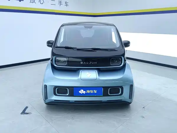 Baojun E300 2021