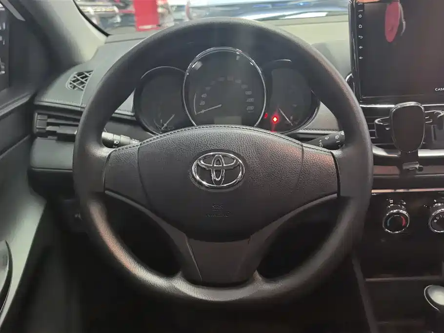 Toyota Yaris L 2021 — фото 15