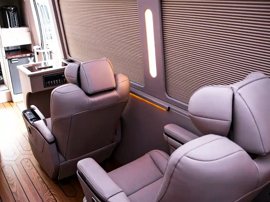 Toyota Coaster 2024 — фото 12
