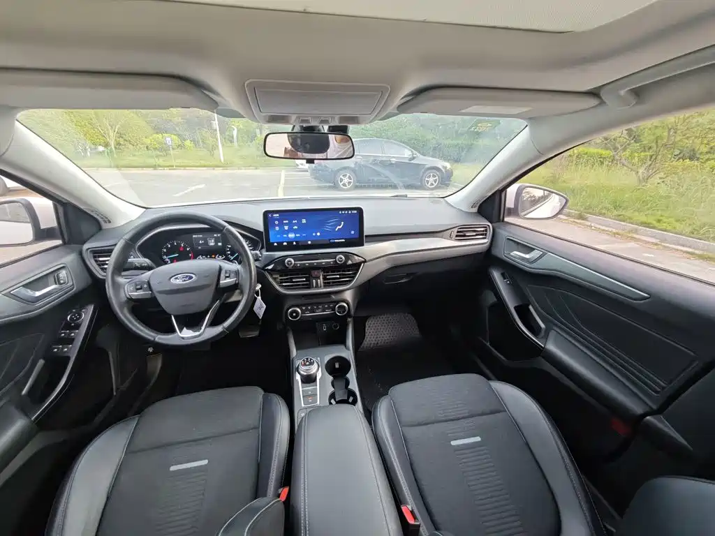 Ford Focus Active 2020 — фото 14