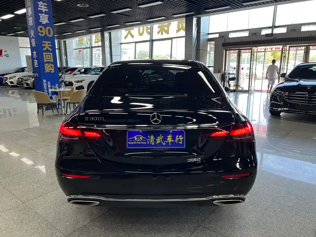 Mercedes-Benz E-Class 2023 — фото 14