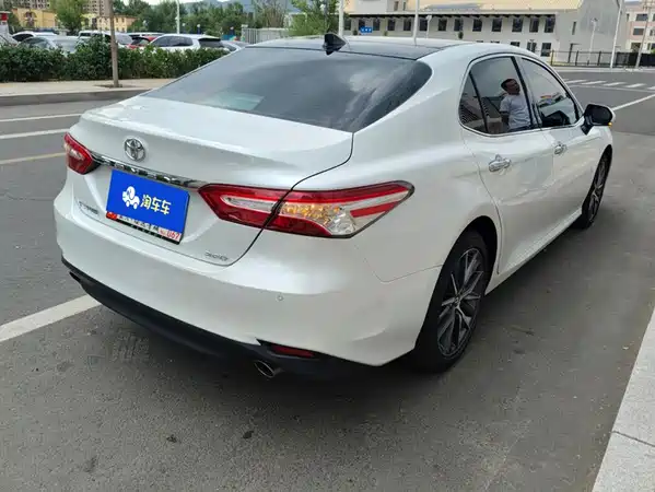 Toyota Camry 2021