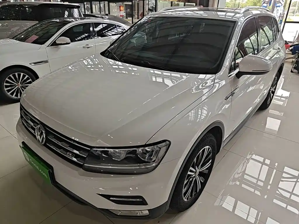 Volkswagen Tiguan L 2020 — фото 1