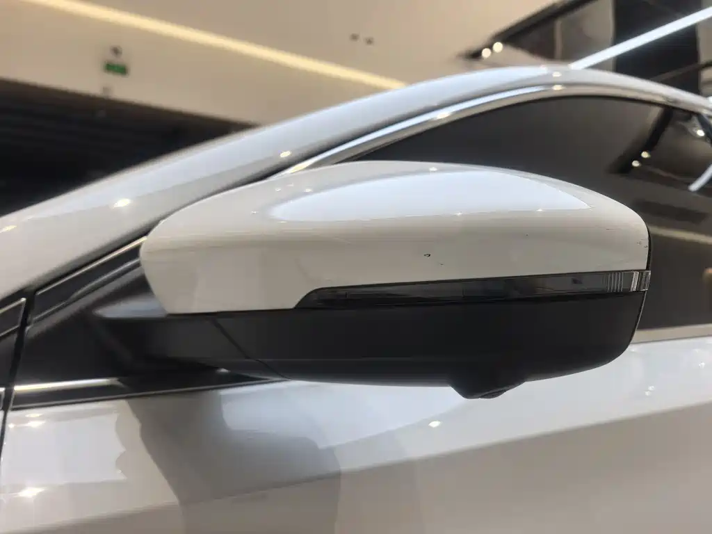 Roewe i6 New Energy 2021 — фото 19