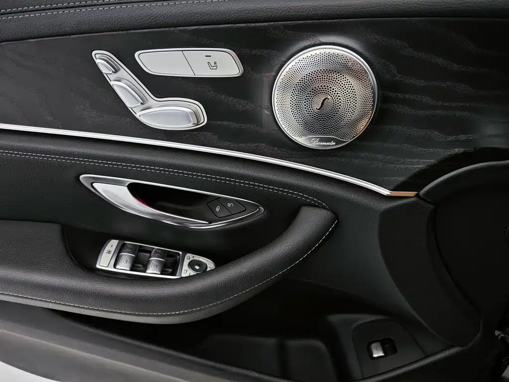 Mercedes-Benz E-Class 2016 — фото 20