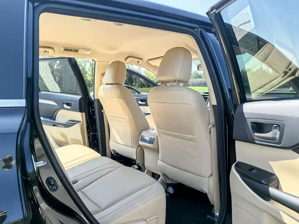Toyota Highlander 2017 — фото 14