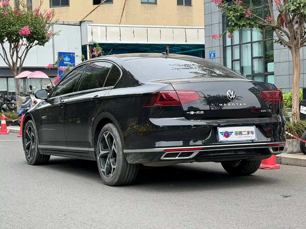 Volkswagen Magotan 2025