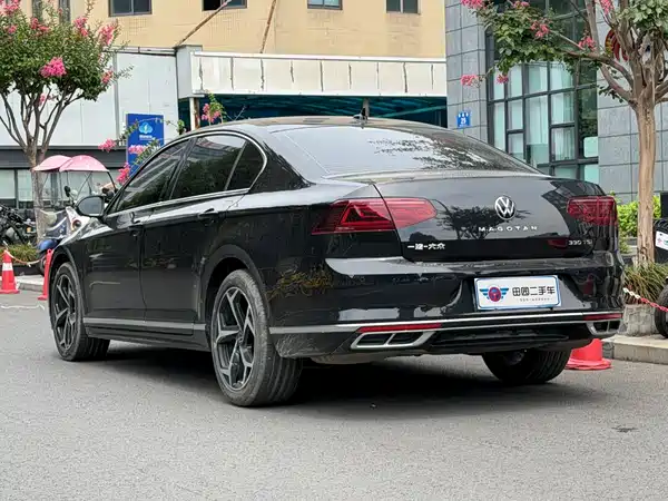 Volkswagen Magotan 2025