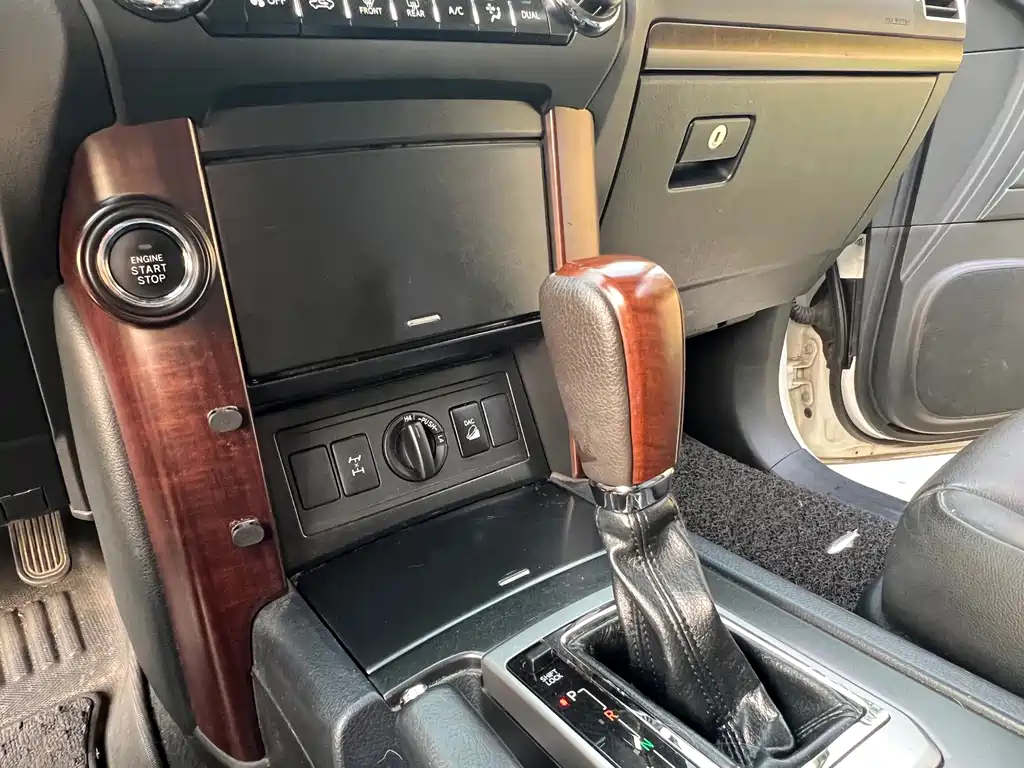 Toyota Prado 2017 — фото 10