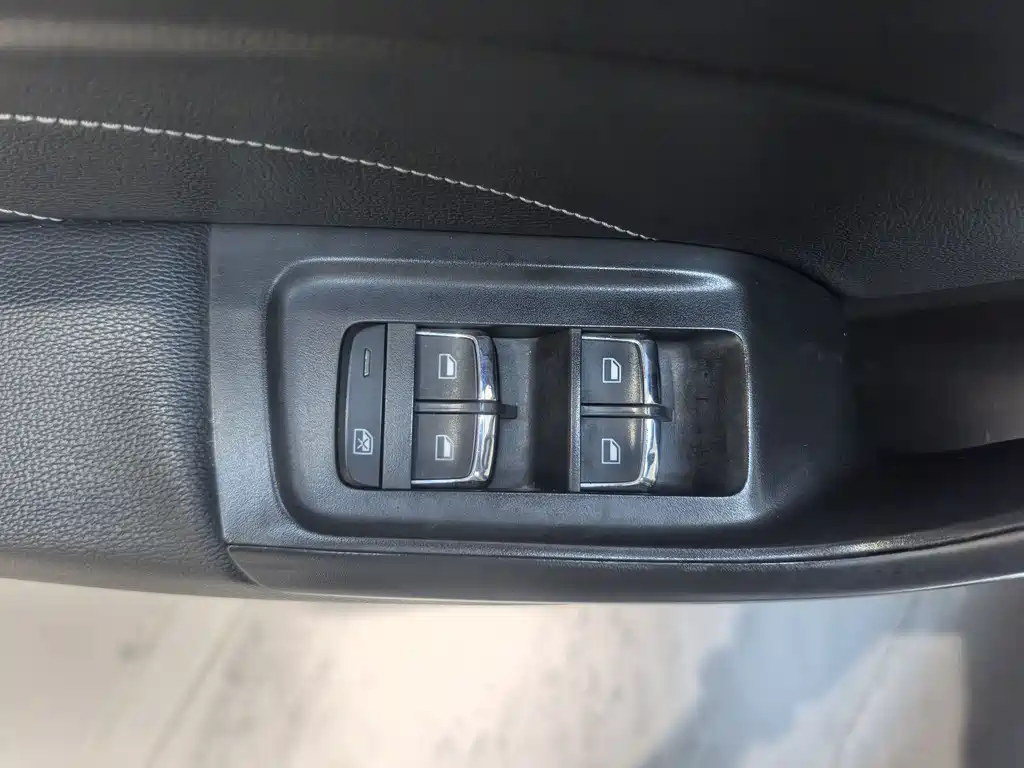 Roewe i6 New Energy 2021 — фото 18