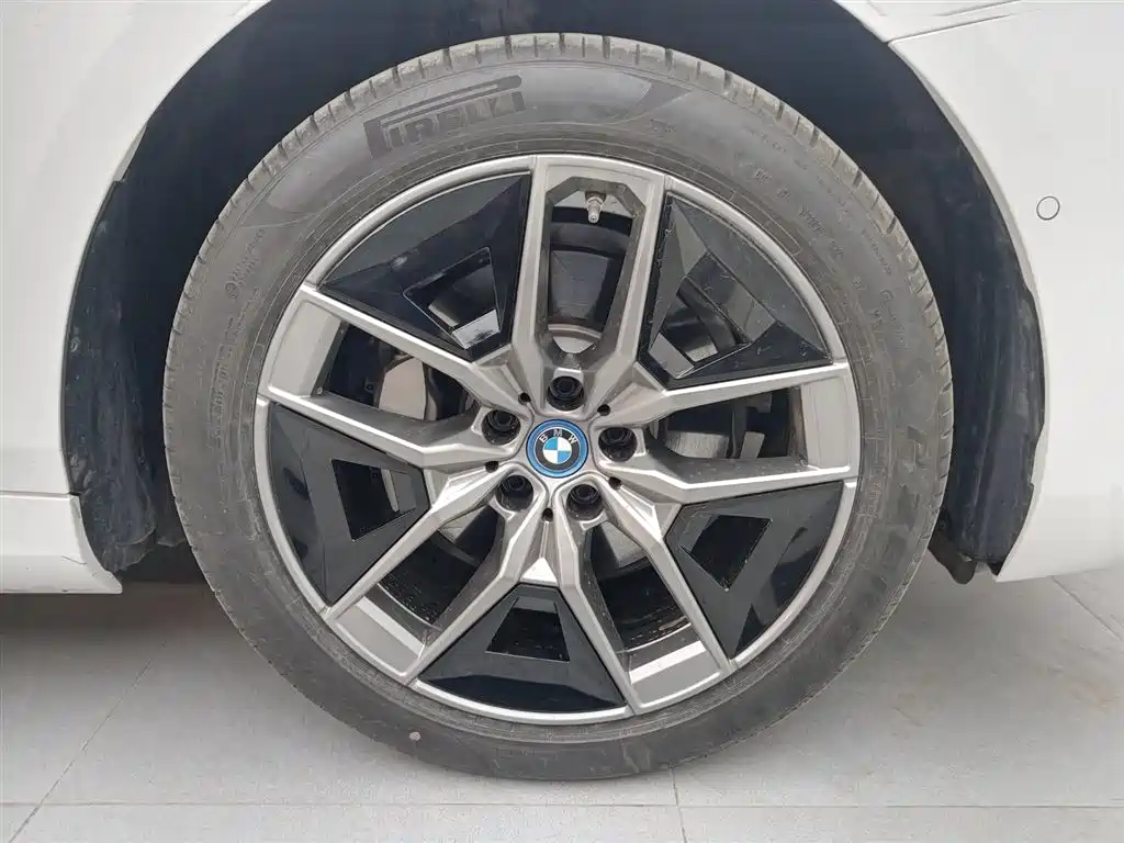 BMW i5 2025 — фото 18