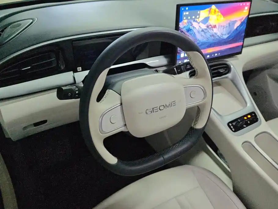 Geely Galaxy Starwish 2025 — фото 15
