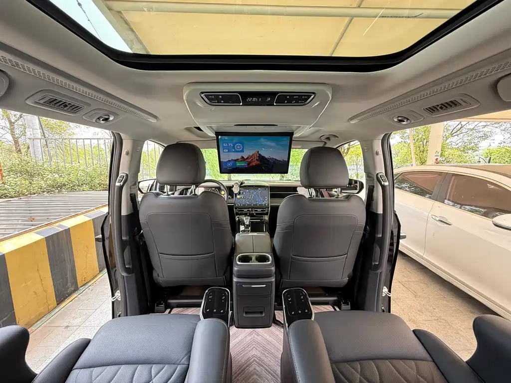 GAC Motor Trumpchi M8 2025 — фото 17