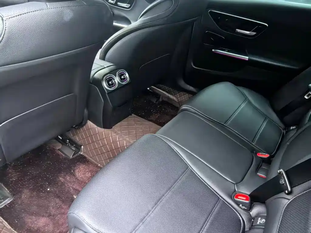 Mercedes-Benz C-Class 2024