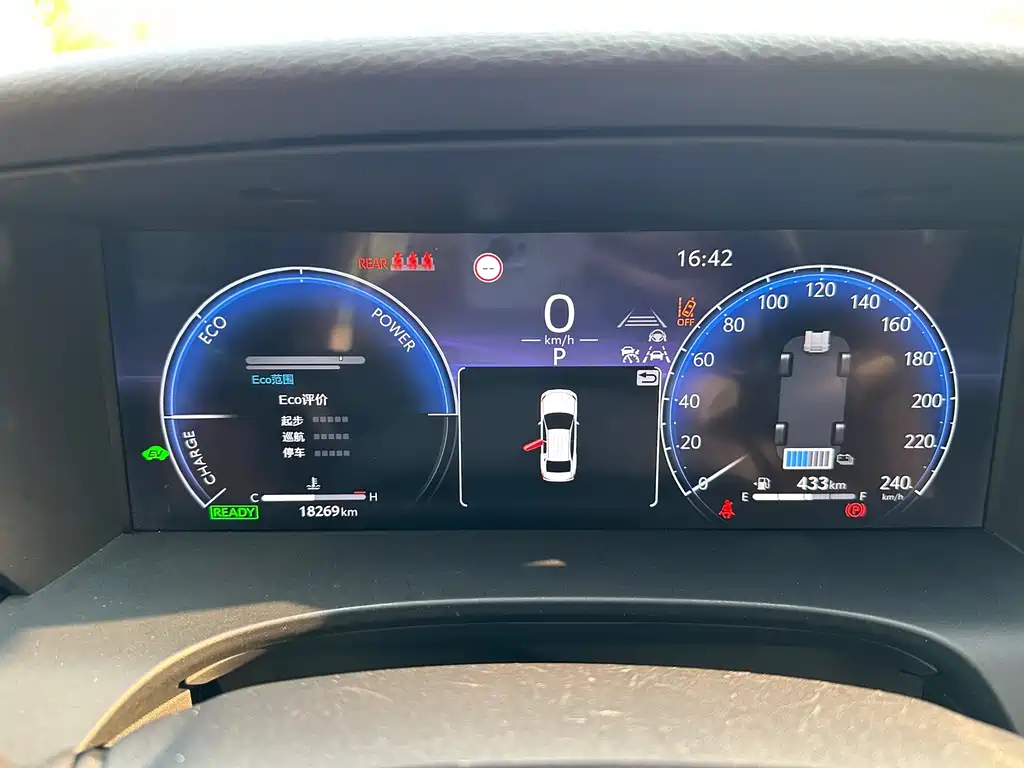Toyota Camry 2024 — фото 11