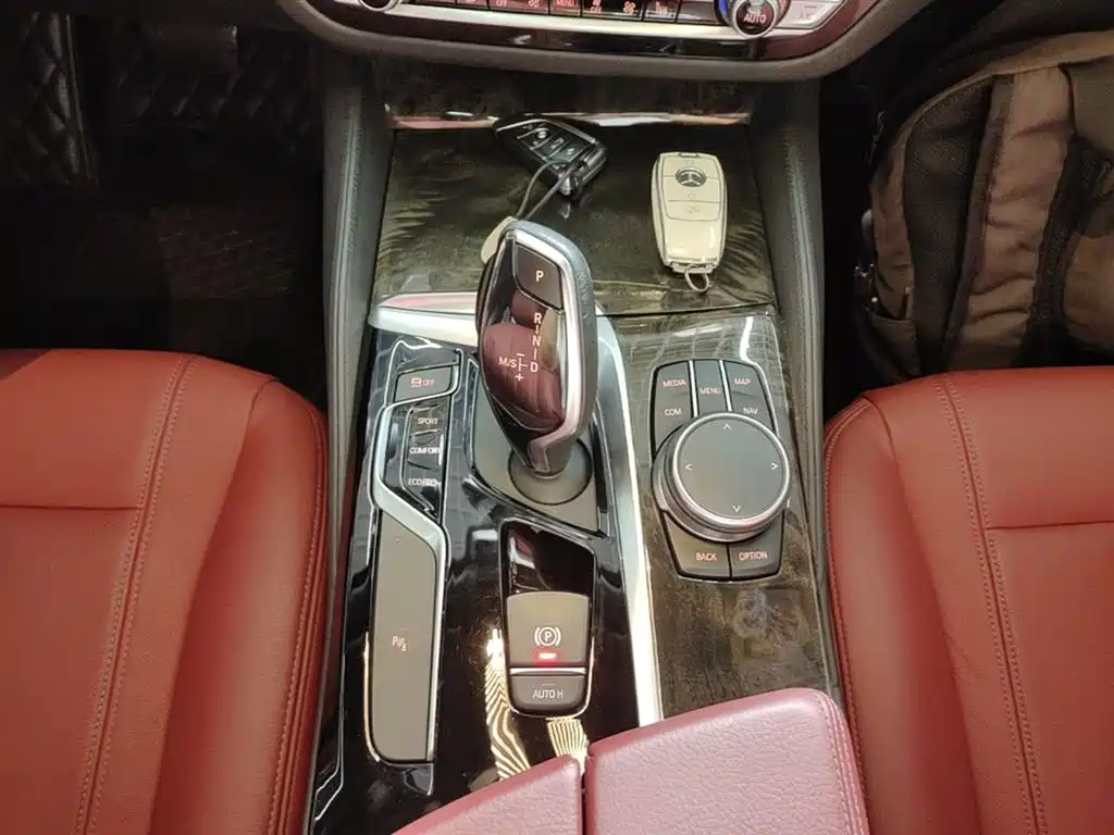 BMW 5 Series 2020 — фото 14