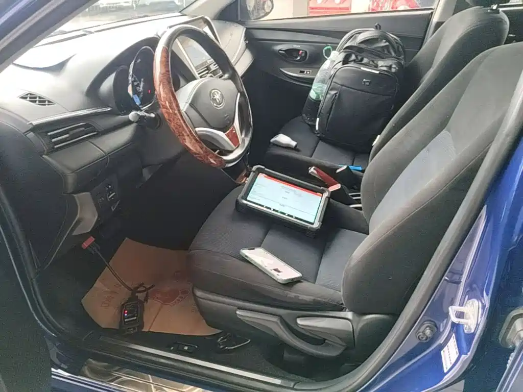 Toyota Yaris L 2018 — фото 12