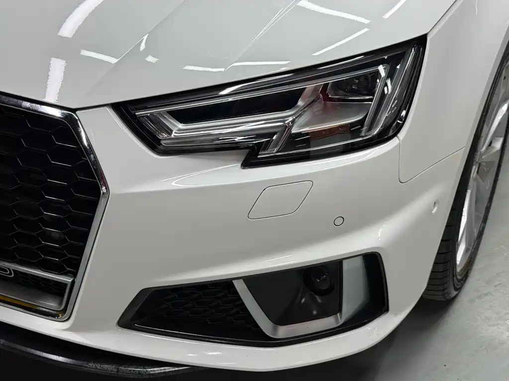 Audi A4L 2019 — фото 24