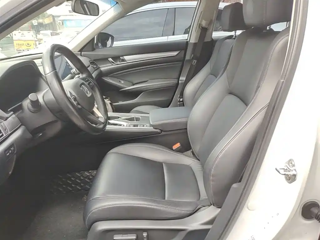 Honda Accord 2019 — фото 15