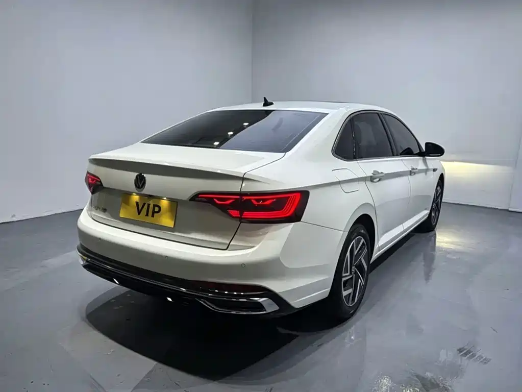 Volkswagen Sagitar 2022